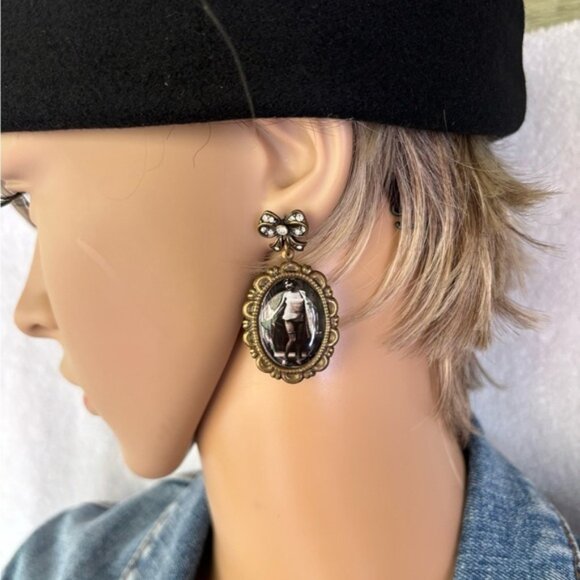 Photo portrait burlesque dancer earrings - Picture 2 of 6